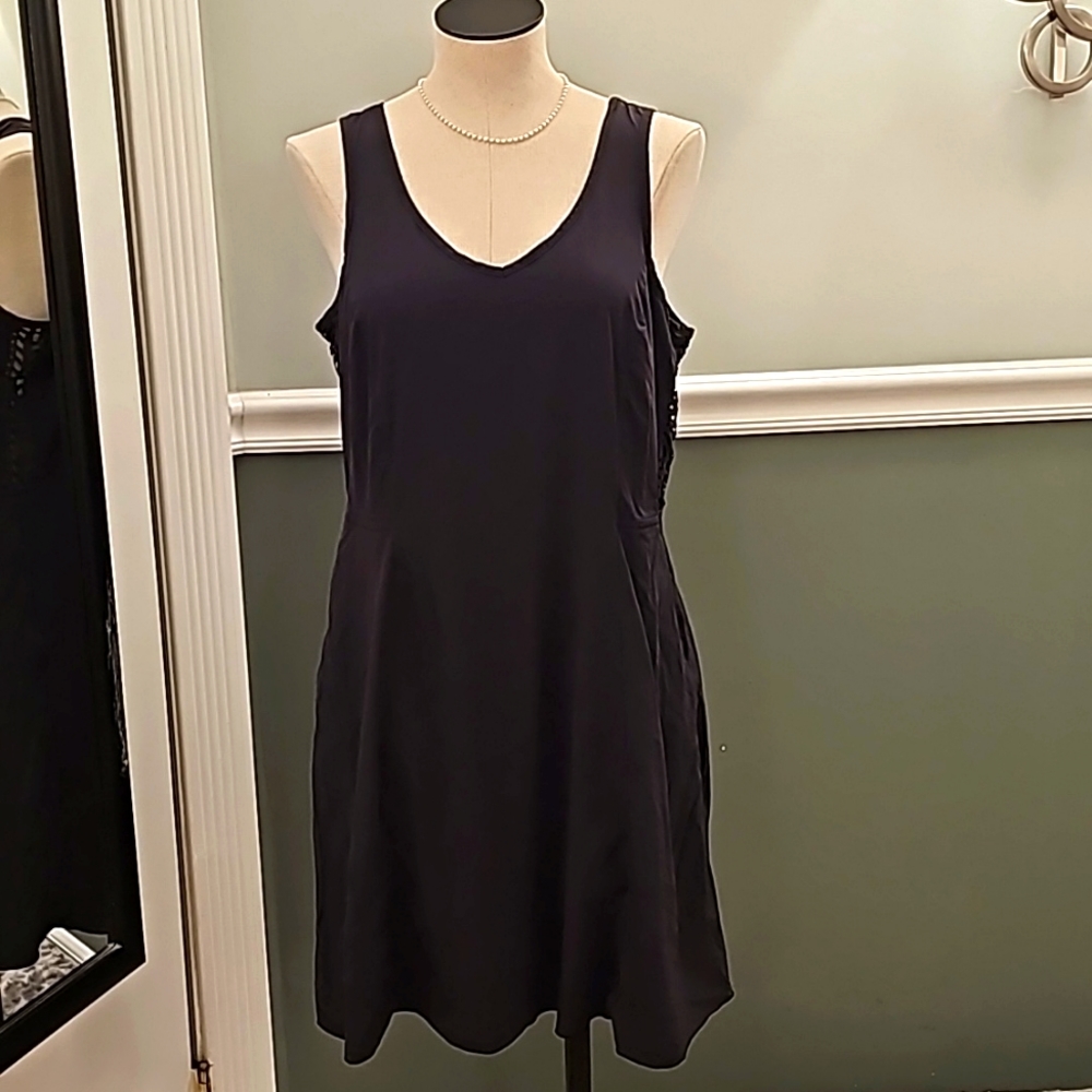 Black Travel Dress with Pockets